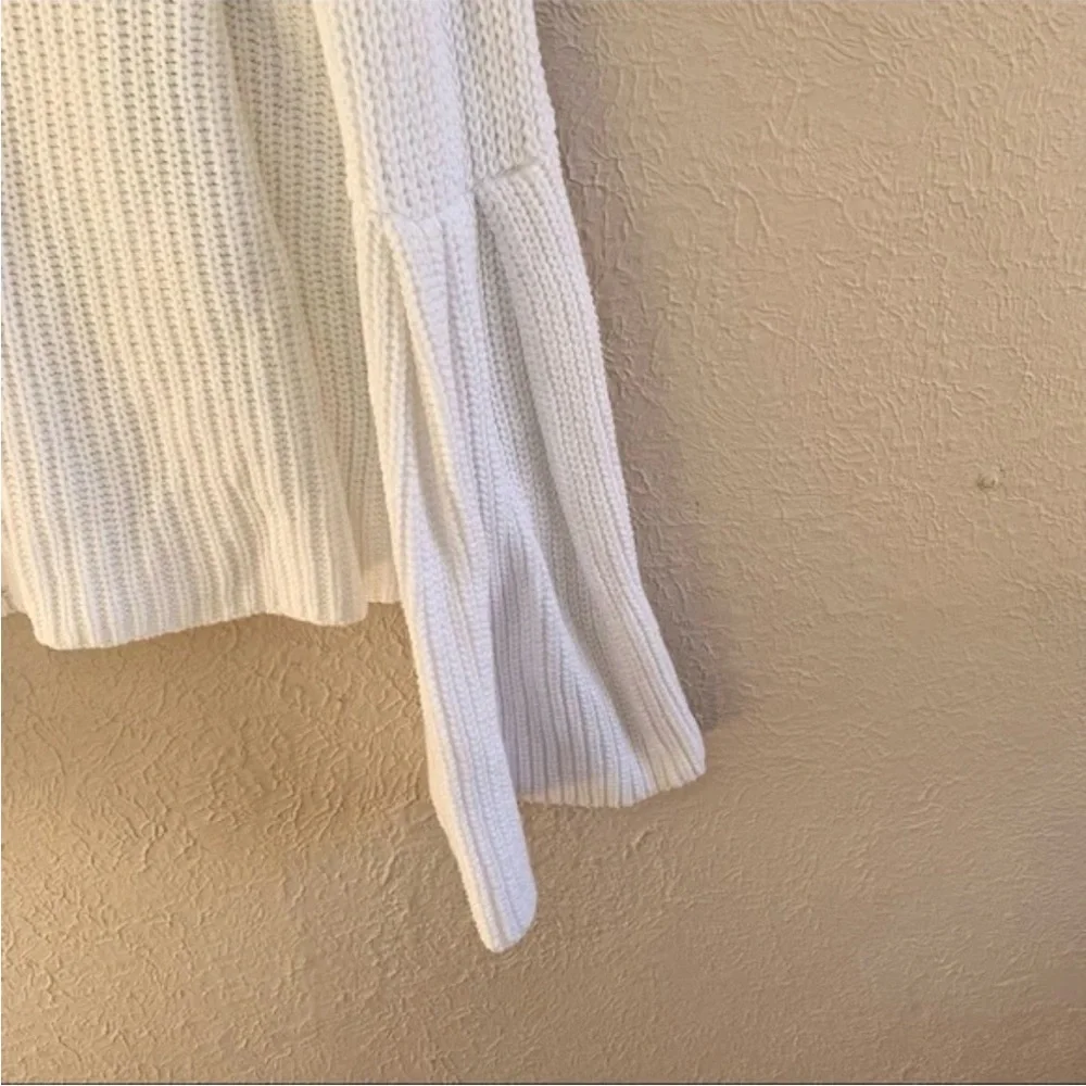 Free people Women’s Damsel White Bell Sleeve Knit Sweater Size Medium